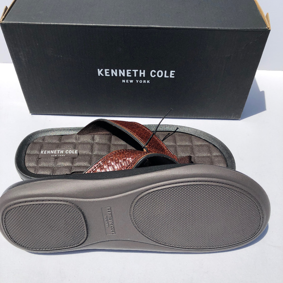 Kenneth Cole Men's Brown Leather Flip Flop Sandal - Picture 6 of 6